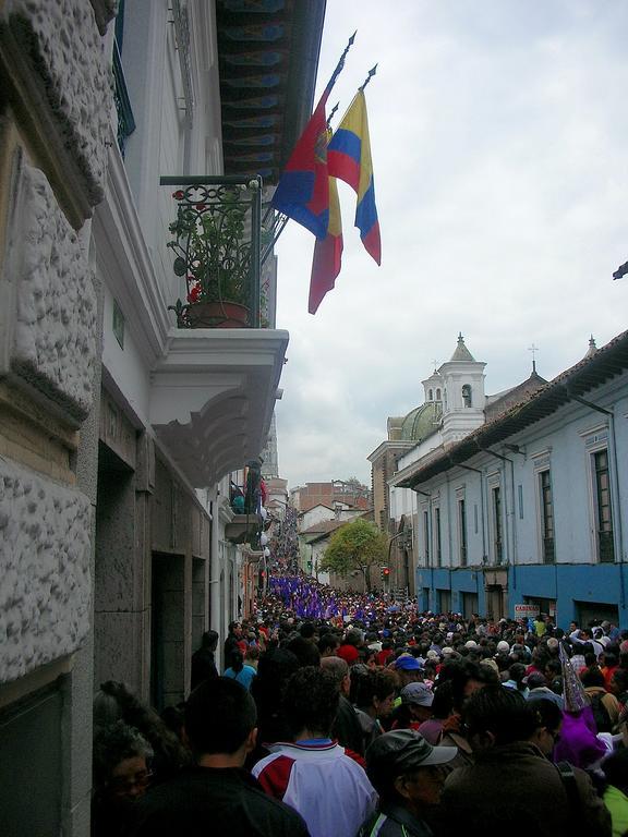 Hotel El Relicario Del Carmen Quito Luaran gambar